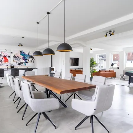 شقة Beyond Living I 235 M² Loft I Billard I Kamin