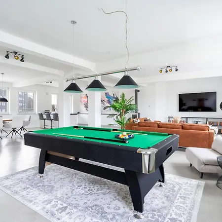 Beyond Living I 235 M² Loft I Billard I Kamin إسن