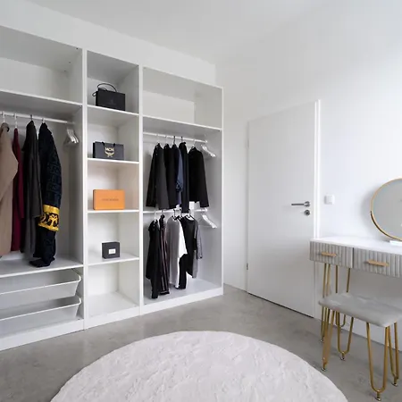 Beyond Living I 235 M² Loft I Billard I Kamin إسن